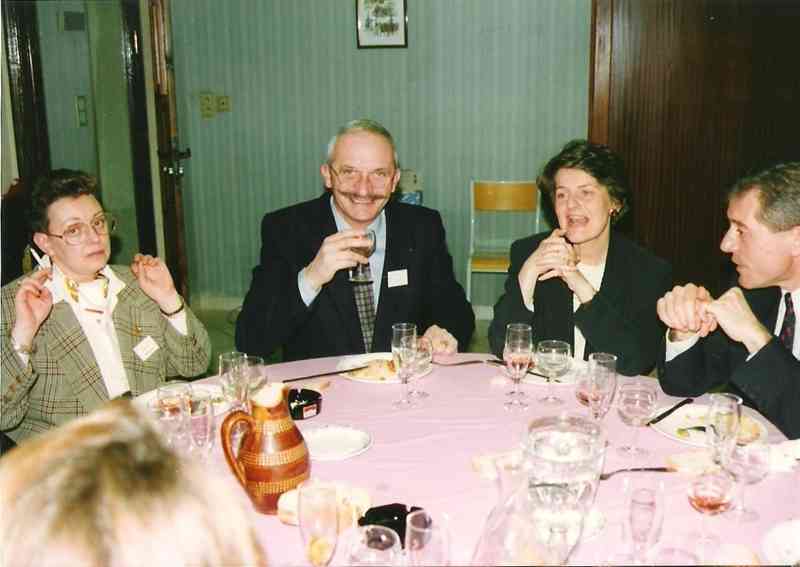 Num03.jpg - Les tables...