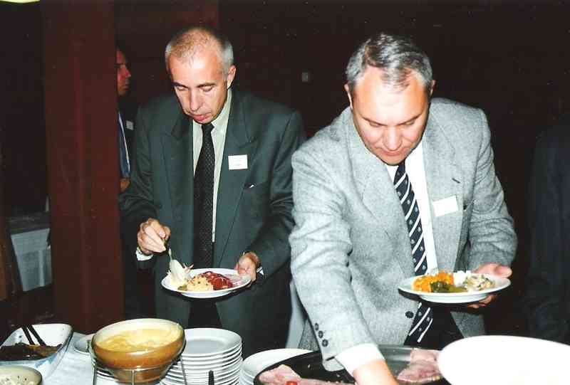 Num06.jpg - Le buffet...