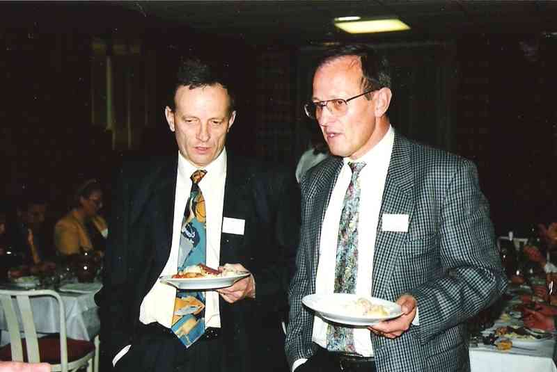 Num09.jpg - ...