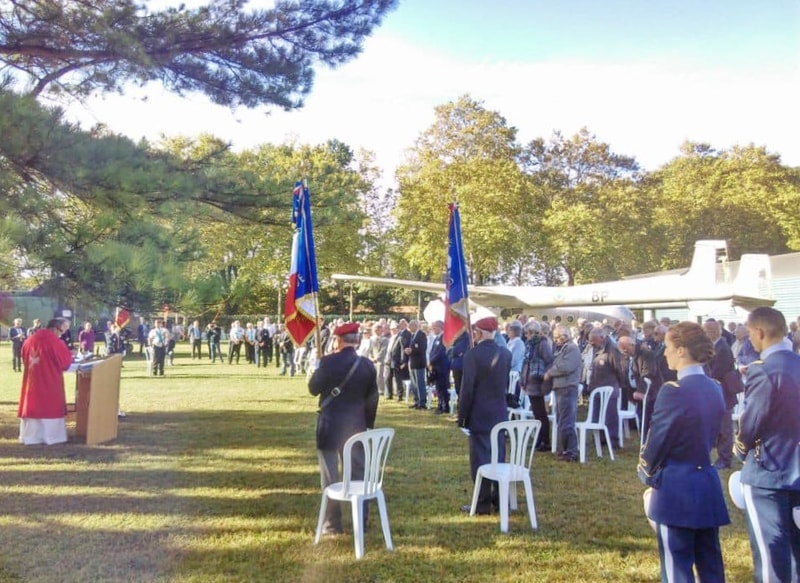 14_epaulette_243537769_412583260228586_8672906377986241910_n.jpg - ...