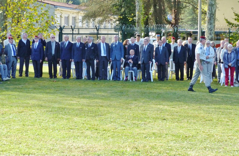 4_clement_P1230346.jpg - La revue...