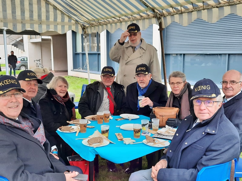 GSR_20211120_125345.jpg - Le repas (froid ?) et frugal