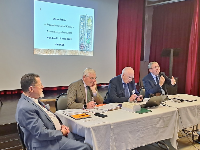 01_rico_20230512_183855~2.jpg - Le bureau...