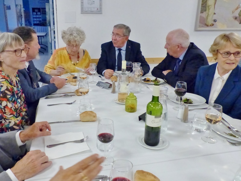 04_clem_P1250420-1688672553222.jpg - Les tables...