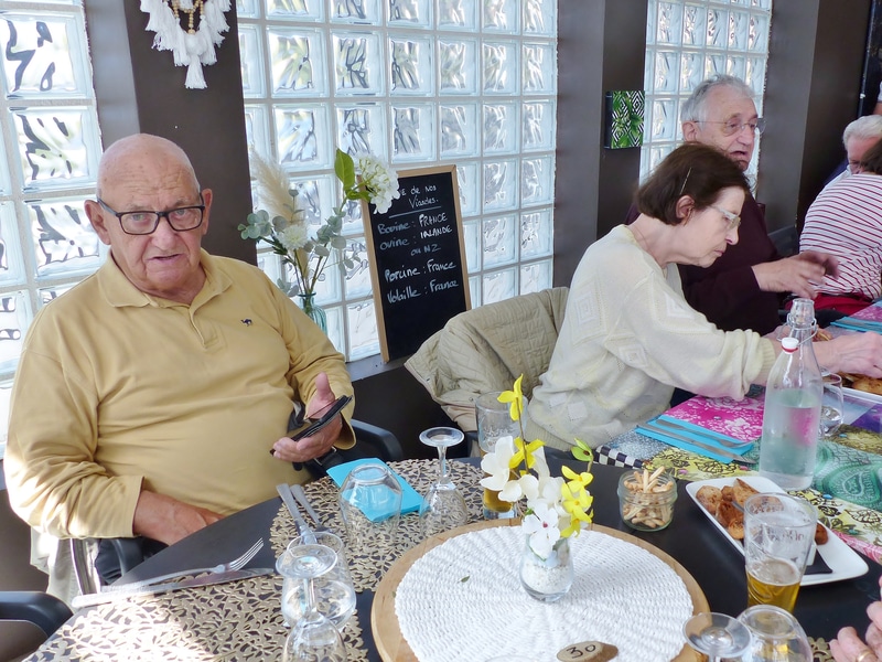 01_clem_P1250503-1688673162269.jpg - Les tables...