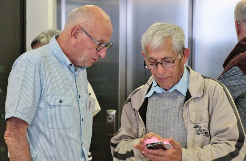 3_step_IMG_0125.jpg - ... on échange.